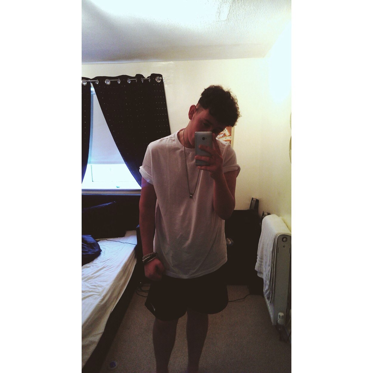 _alex2k113_'s profile picture. TOO GLAM TO GIVE A DAM.