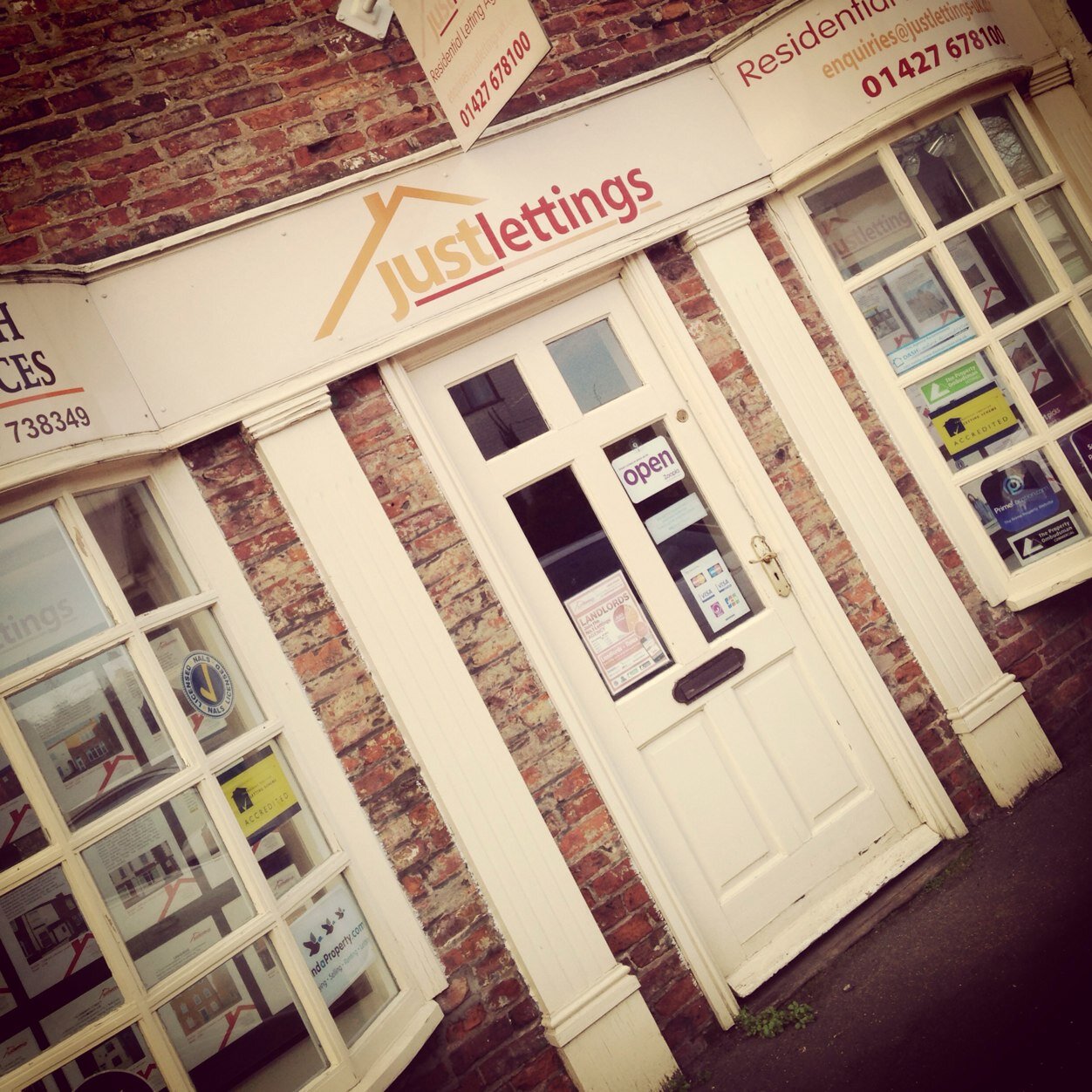 Just Lettings, 24a Caskgate Street, Gainsborough. DN21 2DL