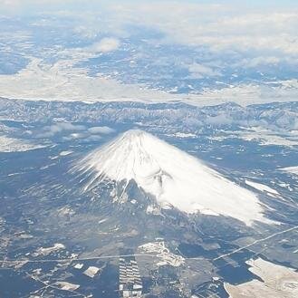 高校受験する公立中3生の父親です。通知表が3がほとんど、4が2つだけ。ペーパーテストの受験にはコツがあります。私自身は勉強は良くできたので、大学受験に多少苦労はしましたが、公立進学校・東大法に合格し気持ち的にも楽でした。直接話すと子供が素直に受け入れてくれないので、ここで秘密テクニックをつぶやきます。
