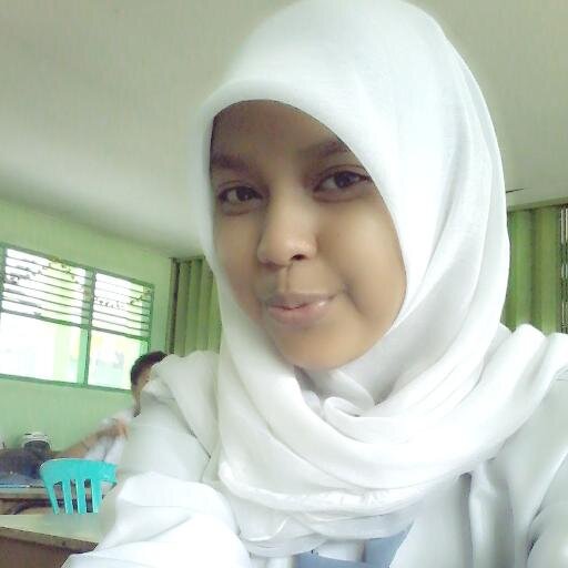 PAprilza's profile picture. LGP udah milik orang,hanya bisa ngelihat dari kejauhan tentang dia :):):'(