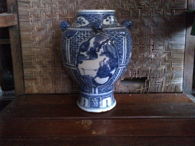 Jual-beli barang antik: kayu ukir, keramik cina, cristal, kain batik, perunggu, keris dll ♣ 083830000953 ♠ 031-71718381 ♠ Pin:28B54617.