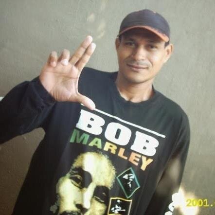 vivo sempre o meu presente de uma maneira que no meu futuro,eu possa se orgulhar do meu passado,mentaizando sempre a paz e o amor,