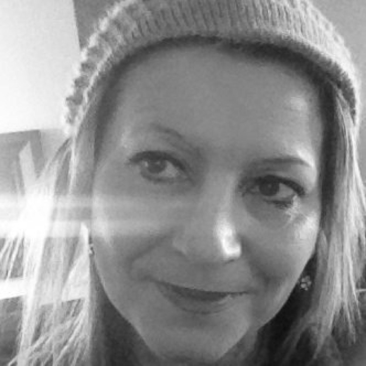 ForteFemme's profile picture. Les cicatrices ne se referme jamais