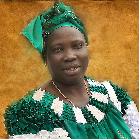 DoloresOgwobogo's profile picture. Teef, toesluit jy vuil slet. Beyonce is koningin, nie jy nie, prostituut.