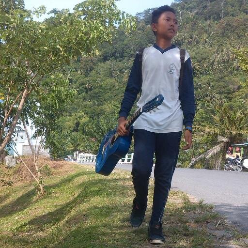 31 Maret 1999 // SMPN 20 Padang // Protestant // Hidup Untuk Maju, Jangan Pandang Ke Masa Lalu :)