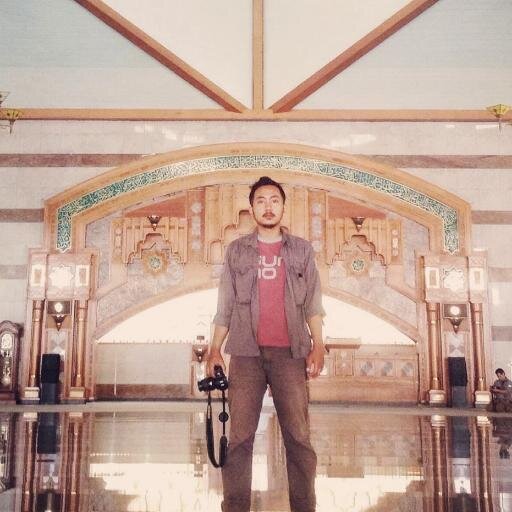 magnificentrifa's profile picture. Alay, Lebay, Lelaki Pemalu, seorang pemakan bubur biar kenyang suka tambah pake nasi, kalau naik angkot suka minta uang kembalian, slalu menebar kasih sayang :3