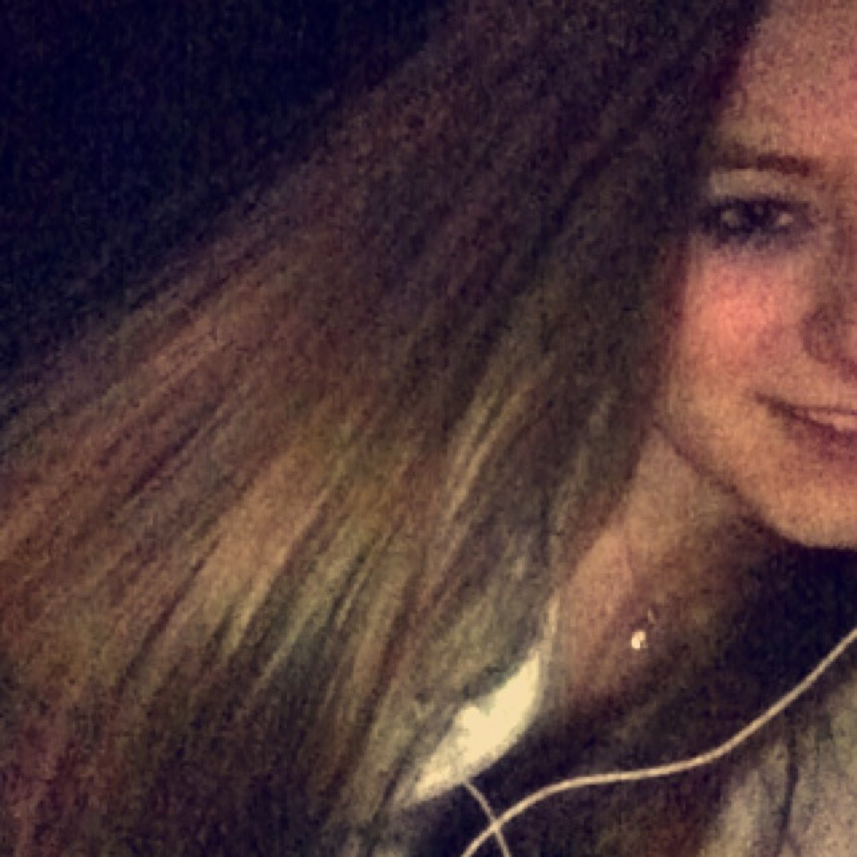 Demii♥ • 3C  • roanne m'n best ♥