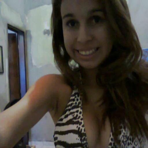 ~* α gαrotiinhα imperfeitα, αqeelα qeê chorα de dor, αqeelα qeê ja sofreu poor αmor, αqeelα qe sαbe se αrrepender ♥