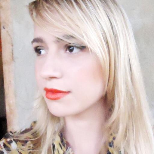 Quem tem luz própria incomoda quem tá no escuro.