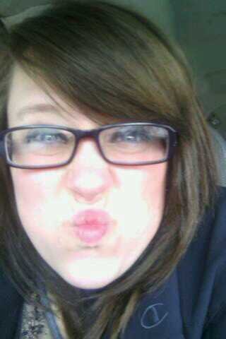 Im 21, happily married nd i have a little one and her name is kloe, and im just trying to be a better person.
