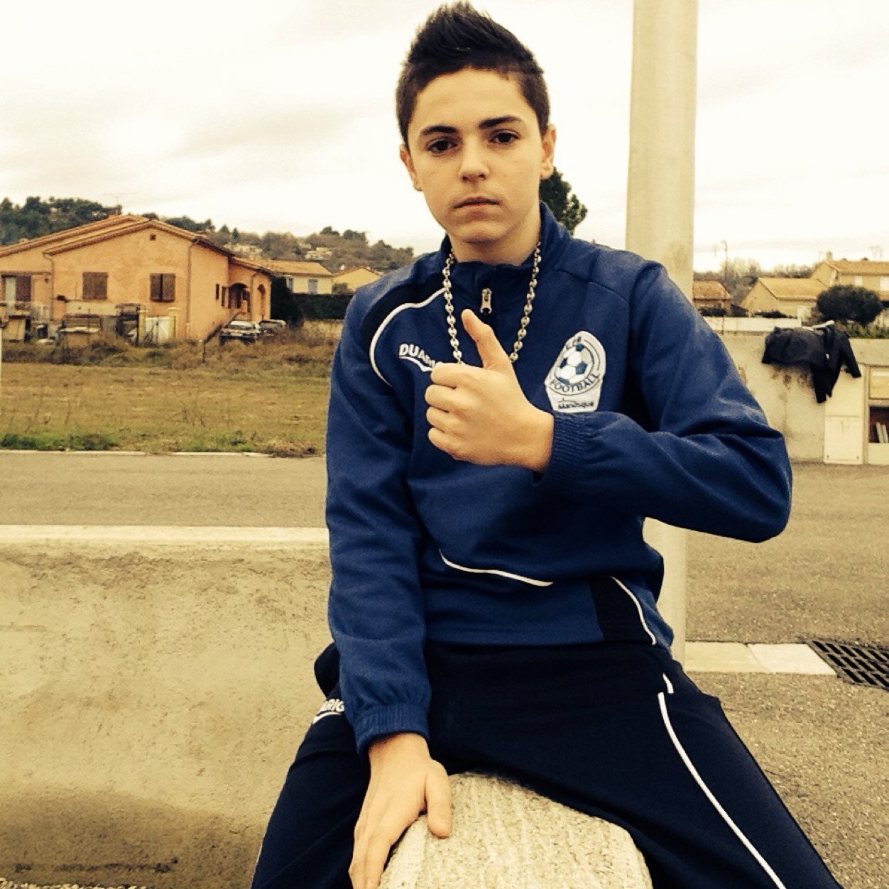 ValbuenaTiti's profile picture. Joueur au centre de formation a l'olympique de marseille avent-centre ! 13 ans ! #OlympiqueDeMarseille #TeamRitanosss !!!