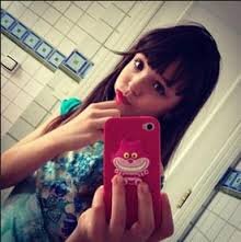 eu  me   chamo  larisssa   curte  minha   pagina   no   facebook    bjs  *: