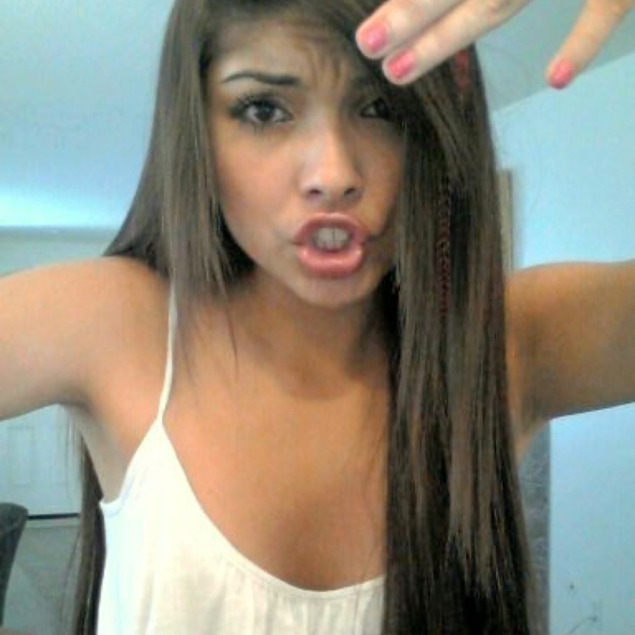 facts_ya's profile picture. Fuck what the boys think, do what makes you happy✌️