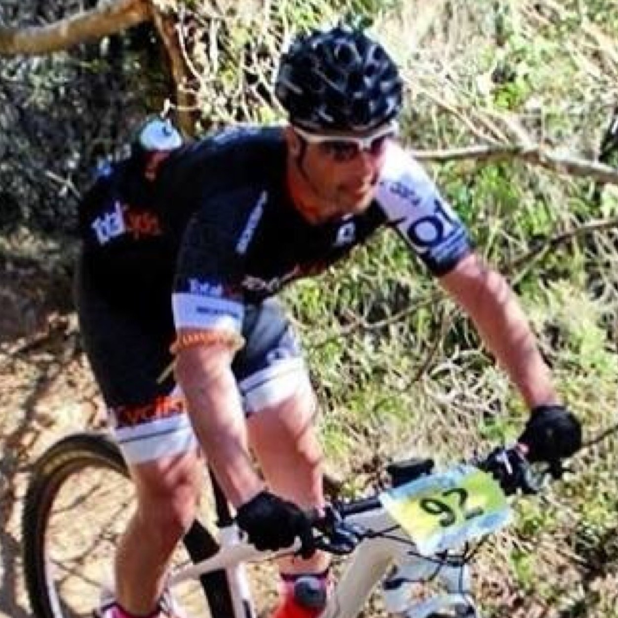 Endurance mountain bike racer. Pittsburgh native. Huge Pittsburgh Penguins fan! I say what everyone else is thinking. Residing in Charlotte, NC