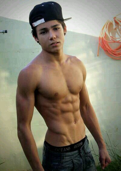 :) te doy retwitt si me gusta lo que escribes XD ya tu sabe