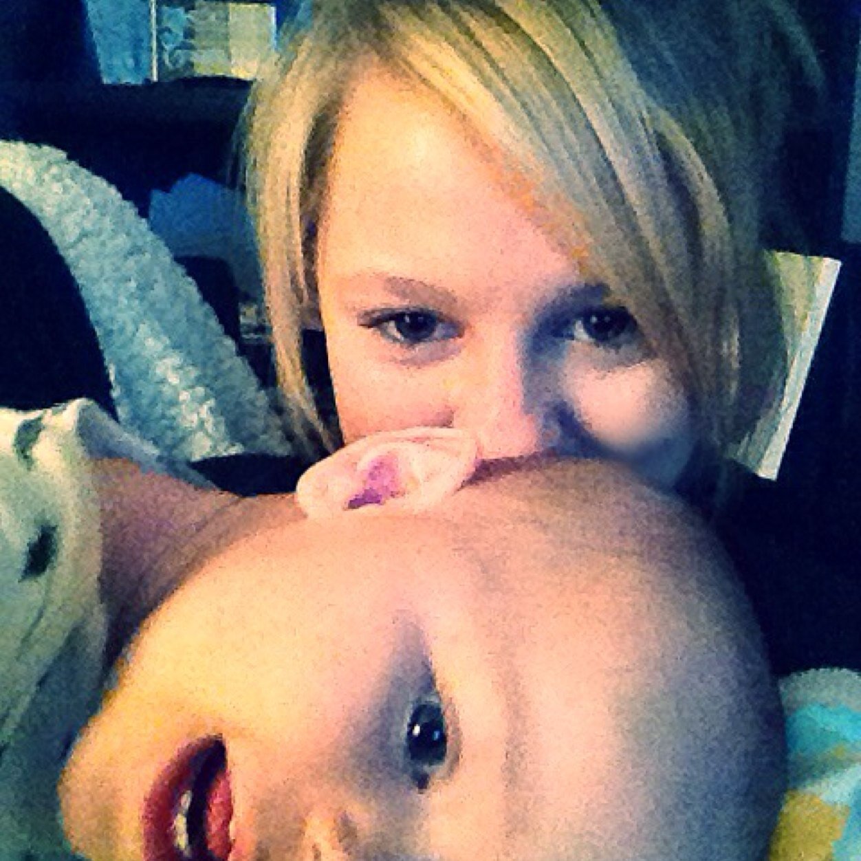 British, live in Canada. Work at AGS Flex - quality assurance. ★ have a beautiful little boy :)