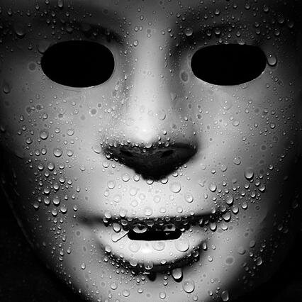 اخْتِلافِي مَعكْ لاَ يَعني عَدمْ احترَامي لَكْ :)