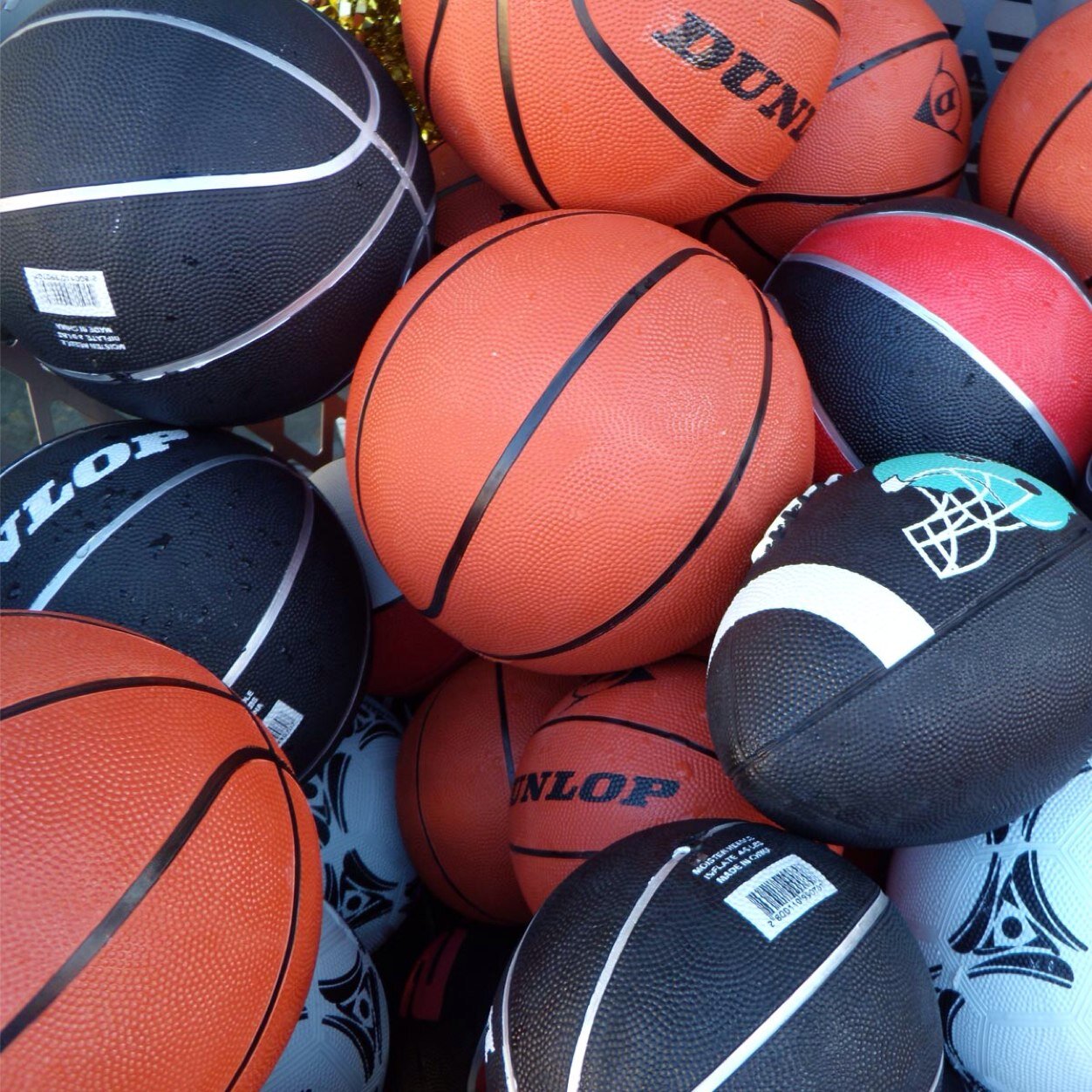 Everything about Sports. Eat, sleep and breath all sports. Facts, stats, opinions. Follows back.