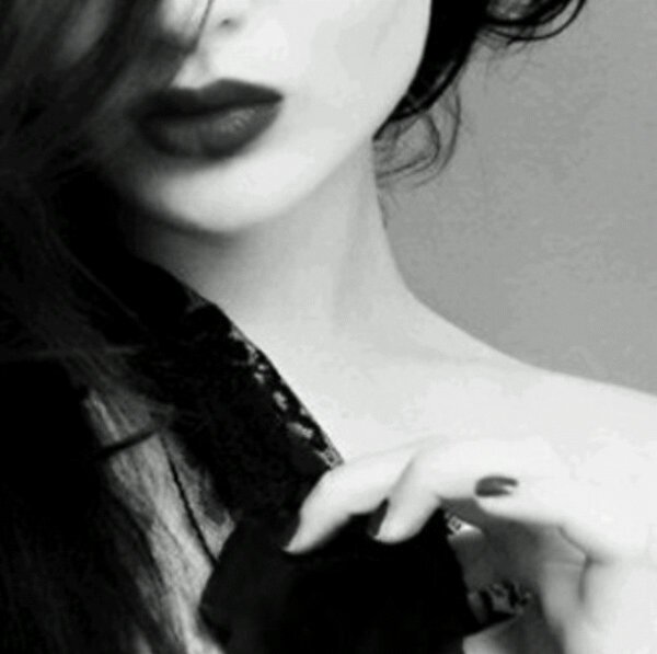 لآ شيء يُشبِه ثِقَتِي بِـ نفسِي ~