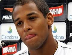 Sou melhor Volante da Historia do Vasco ! Fake do Felipe Bastos... Desde : 18/02/14