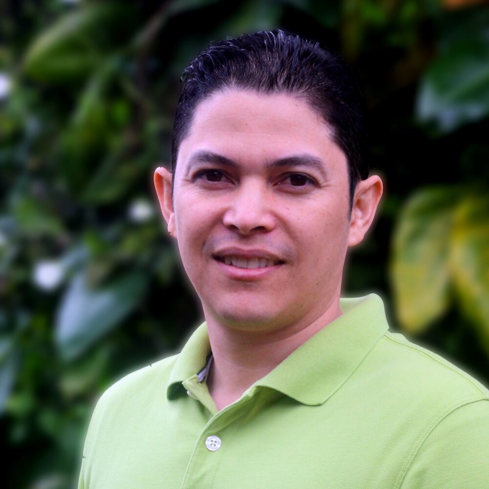 Father of 2. Living life under my own terms. Helping people build a living doing what they love and profit from it. Opening minds to smarter independent living.