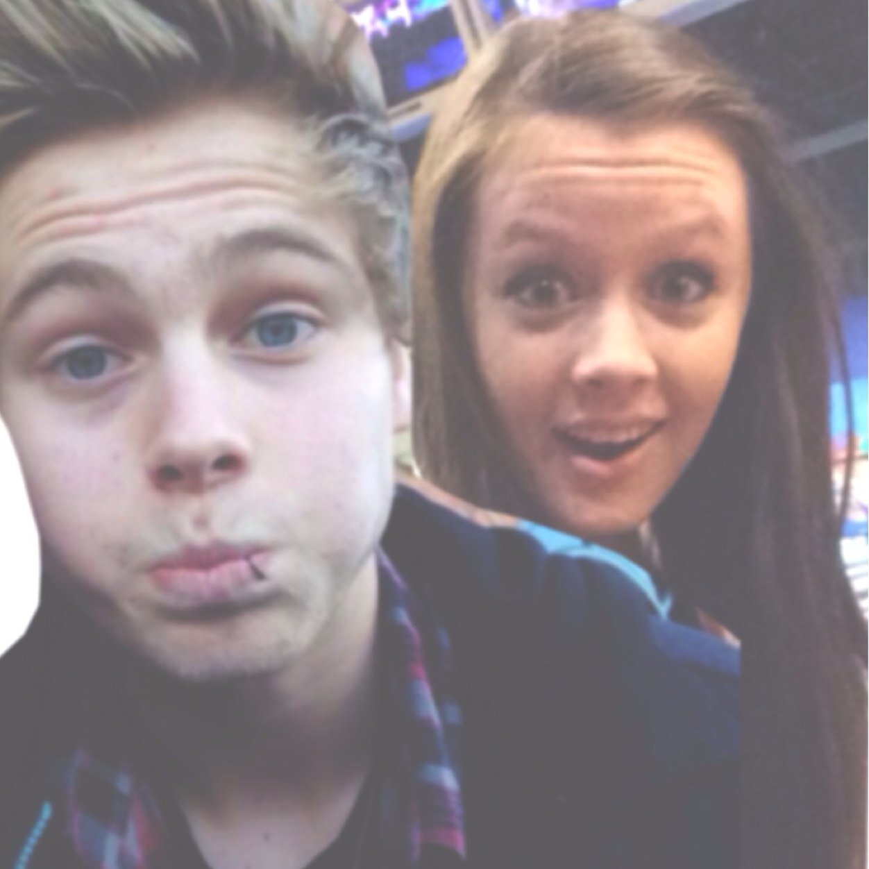 FOLLOW @porkchoplouis @porkchoplouis VOTE FOR ME IN THE LINK BELOW AND ASK For a DM to Luke Hemmings And LITTLE MIX.