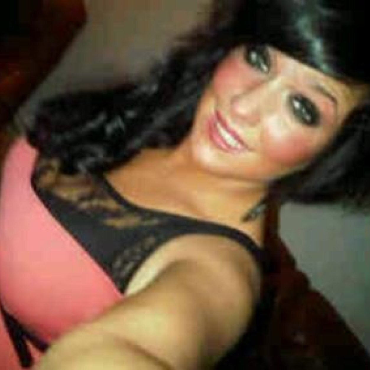 laurendyballx3's profile picture. Learn to love life, its to short x