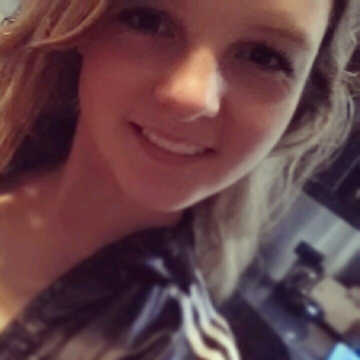 14 ~ football festilent MC1 ~ udenscollege KZ3b ~ love my friends ~ dance modern (klassiek) ballet hiphop jazz. snapchat: xliefslisax 
DANCE is my LIVE