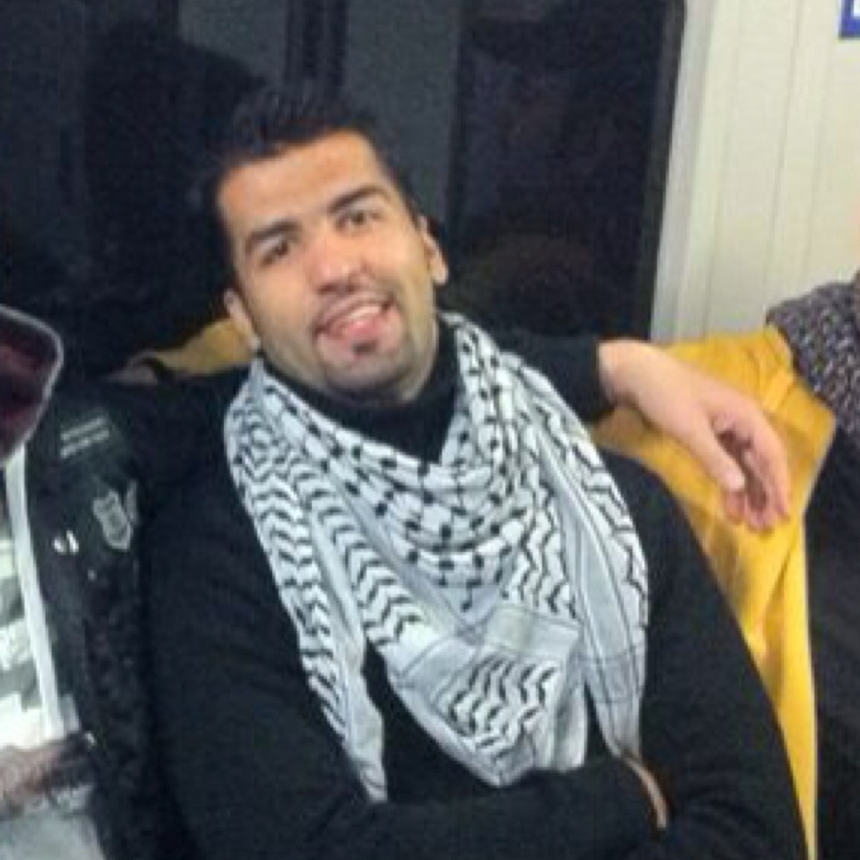فلسطيني.. Communication engineer ... خالط الناس بخلق حسن