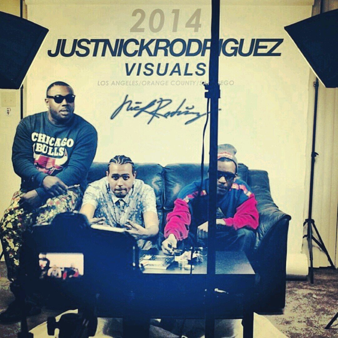 #202020 Vision out now http://t.co/A6r1e014hZ For inquiries hit us at Headnodmusic@gmail.com Artist: @kingmalik____/@jakegmusic/@bigbrooks23/@classickhnm