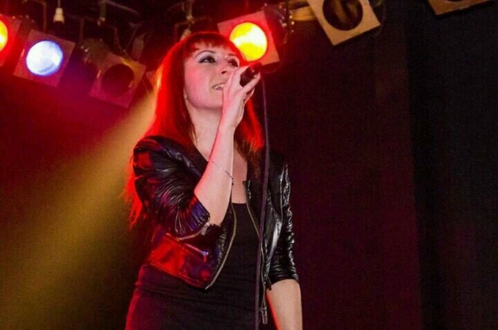 SternindieNacht's profile picture. The world is full of kings and queens , who blind your eyes and steal your dreams