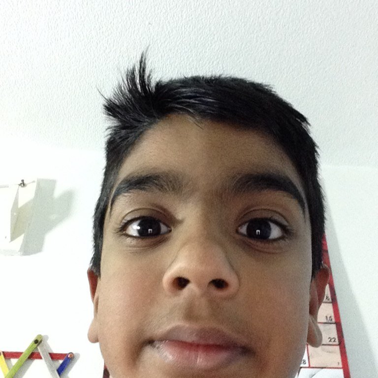 rakshyen's profile picture. 