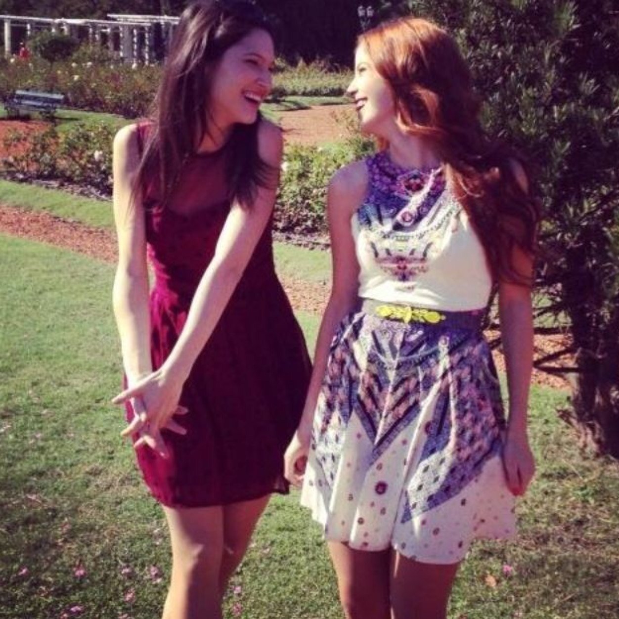 Compte source sur les merveilleuses actrices de Violetta, Lodovica Comello (Francesca) et Candelaria Molfese (Camila) ! Photos, news... !