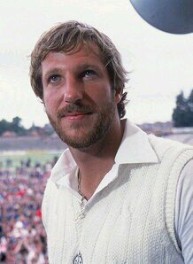 Economics and Business teacher, cricketer, opening batsman, very fast bowler & aviation geek. #weloveconomics #avgeek #digin