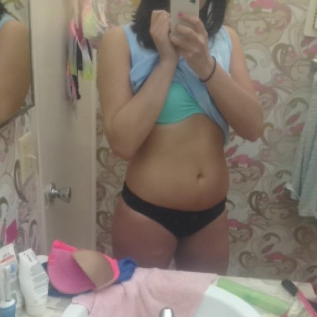 Dreamingofthin1's profile picture. Lax, runner, crossfit - vegitarian - 1D lover. SW: 154 5'7'' recovering