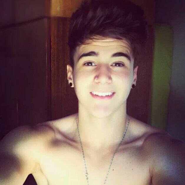 Justin fumou minha bio ♡ Demi a cortou ♡ 1D Fez a direção ♡ Fly voou ♡ Harry fez magia, e o Percy a roubou ♡  

SIGA ME - http://t.co/MIv2N42p96