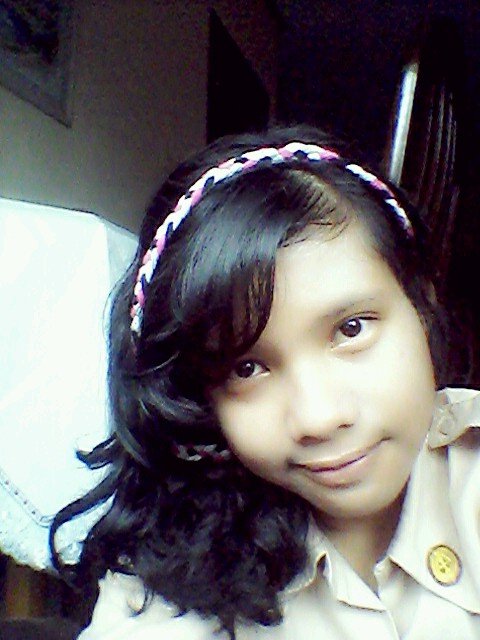 l was born cilacap 08 april 1999.|my school in smpn 1 cimanggu.|tarjet tahun 2014 sukses ujian dan pertandingan