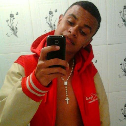 sou lindo mais moro longe                                                                              #NósPorNós #ASS