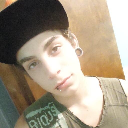 Amo Bmx ,meus piercings ,alargadores e só .