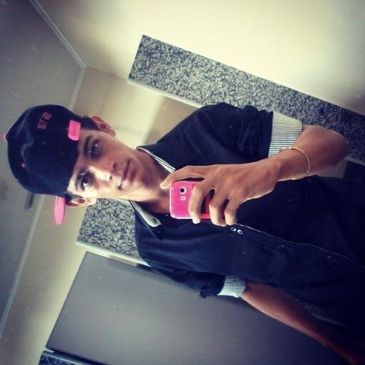 ---E quando despertar
Não ira me encontrar
Quem sabe aí meu bem
Talvez você consiga entender
Que a minha vida não pertence a você ...