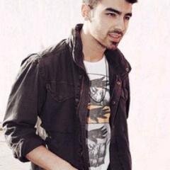 jomezweakness's profile picture. jbs + gomez + mars + mcr = my happiness.