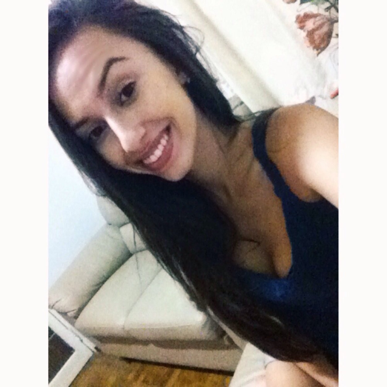 Uma capricorniana, mineira, corinthiana e muito feliz :)  Quer me conhecer melhor? Aperta o Follow aí :3