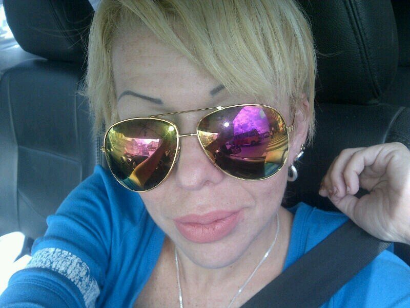 rebecareal's profile picture. vive y deja vivir