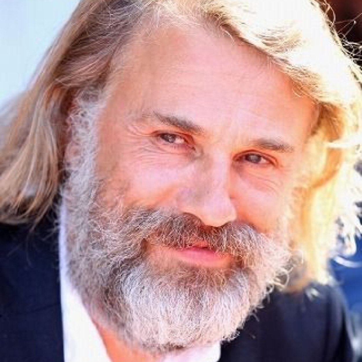 ずっと詐欺ってたもう43歳、本とかのデザイン、小心者