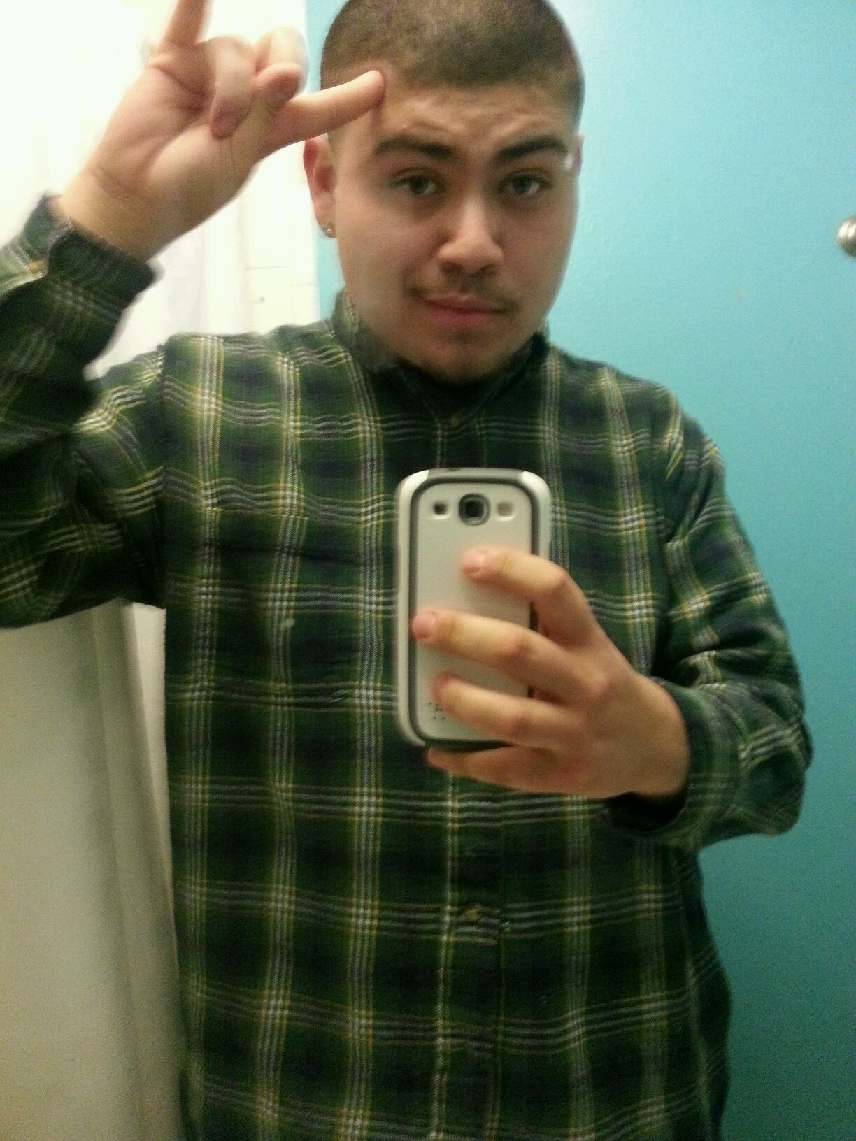 wordisbond93's profile picture. A mind is a terrible things to waste, I flip records its my life, im live for 93'