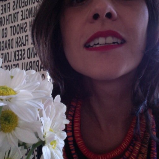 amocci's profile picture. Periodista, devoradora de palabras y teclados. Curiosa de la calle.