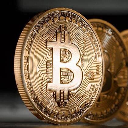 I pump coins publicly and with my private group. People wanting to join the private group, please contact me via DM.