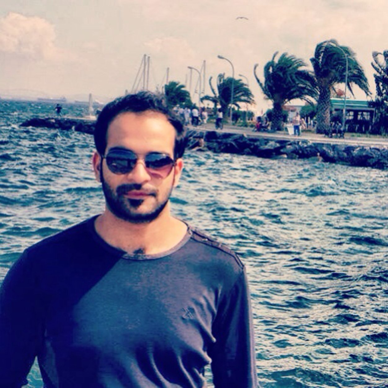 amersulaimani's profile picture. «لا تحزن إذا مٓنٓع الله عنك شيئاً تحبه ، فلو علمتم كيف يدبر أُموركم لذابت قلوبكم من محبته.!