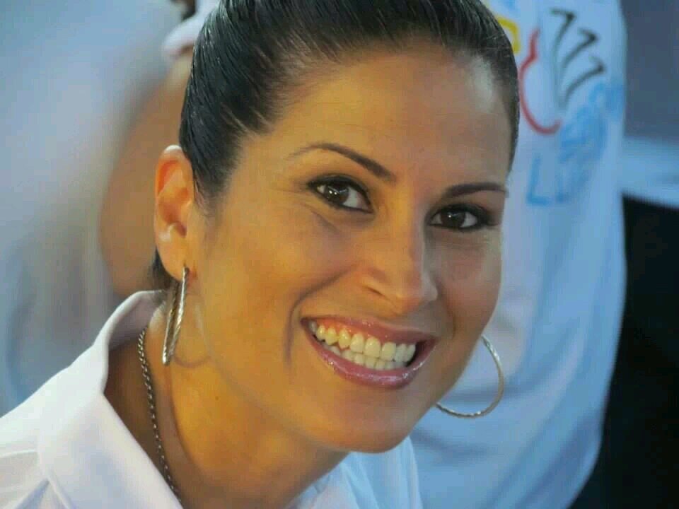 collitadenis's profile picture. Esposa del Bbxote, Mamá Gallina del Oso y la Peluca, que ama a Cristo y quiere servirle hoy y siempre! Consagrada a la Virgen Maria.