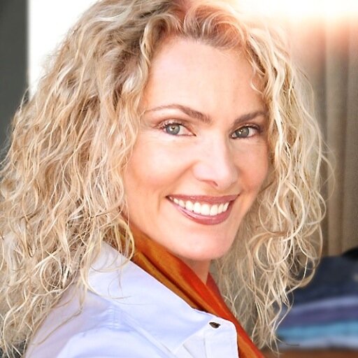 Account moved to @EsmeeStJames. Please join me there!